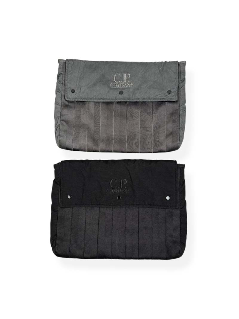 ショルダーバッグ C.P. COMPANY LOGO BAG C.P. Company Herringbone Logo Bag - Black | Garmentory