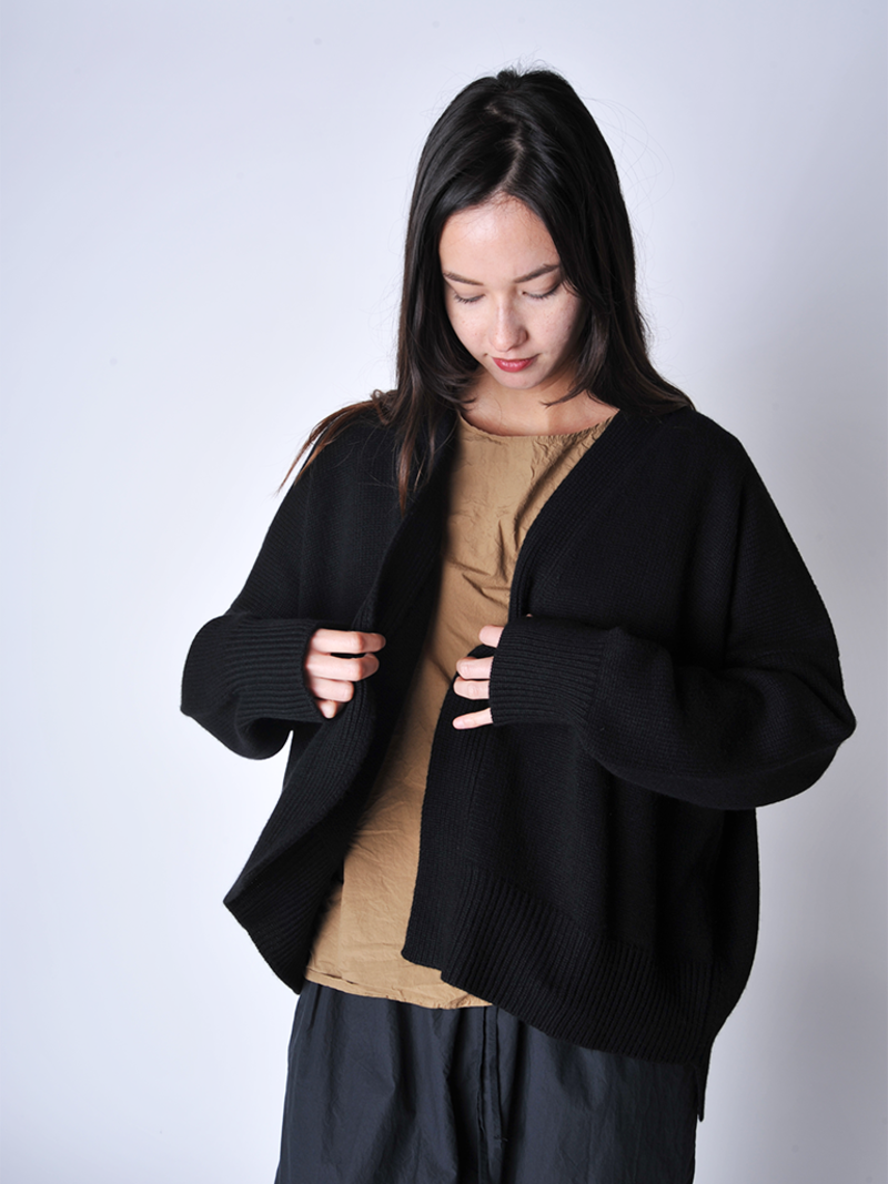 Oyuna Aire Chunky Knit Cardigan - Black Oyuna Aire Chunky Knit Cardigan - Black