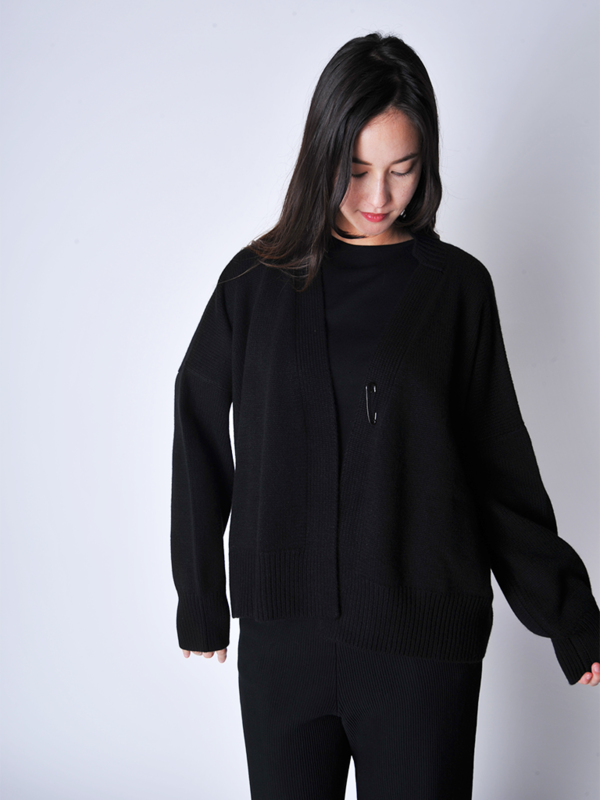Oyuna Aire Chunky Knit Cardigan - Black Oyuna Aire Chunky Knit Cardigan - Black