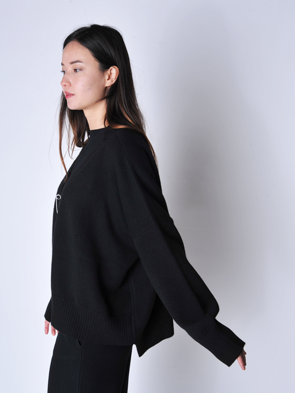 Oyuna Aire Chunky Knit Cardigan - Black Oyuna Aire Chunky Knit Cardigan - Black