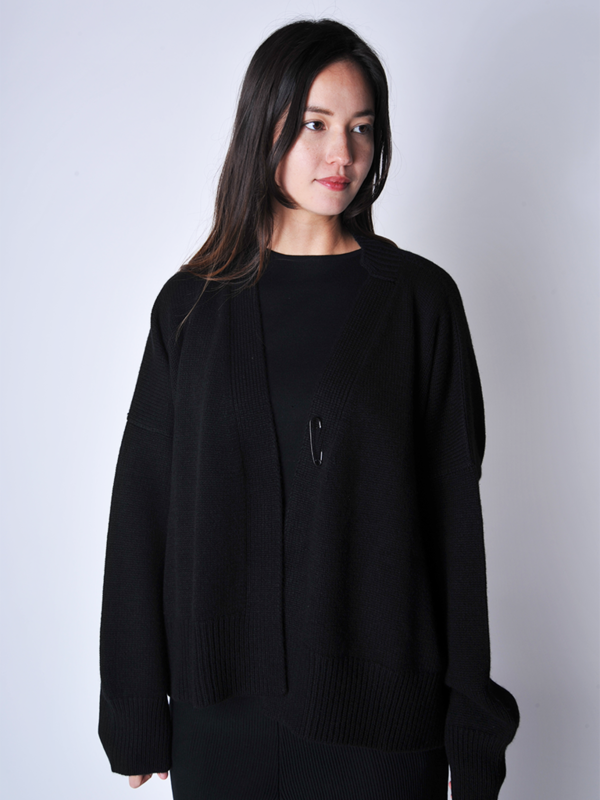 Oyuna Aire Chunky Knit Cardigan - Black Oyuna Aire Chunky Knit Cardigan - Black