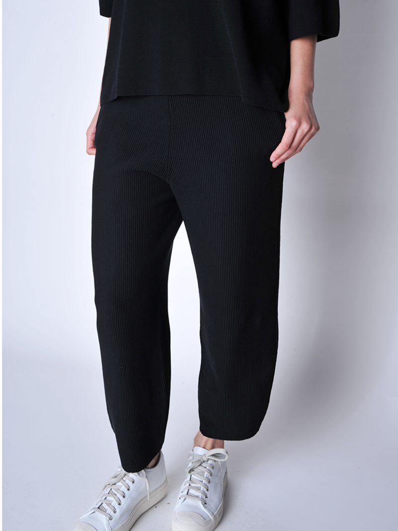 Oyuna Kat Knit Pants - Black Oyuna Kat Knit Pants - Black