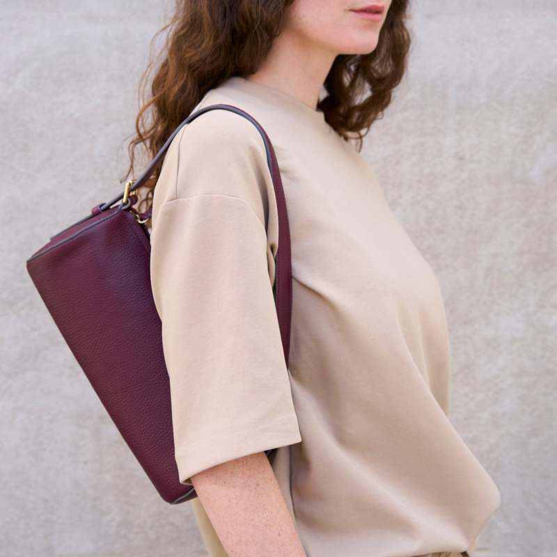 Tusk Ascot Amoli Barrel Bag - Oxblood