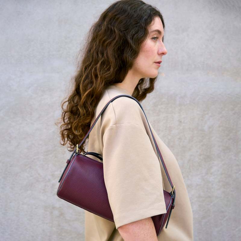 Tusk Ascot Amoli Barrel Bag - Oxblood