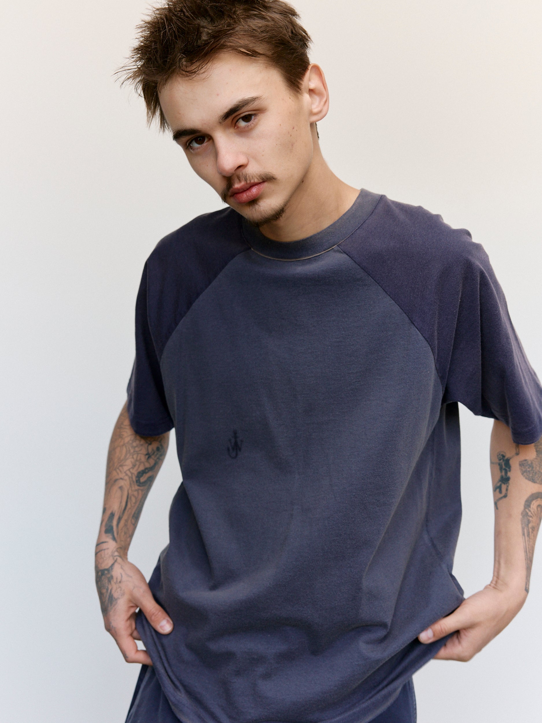 Tシャツ・カットソー JW ANDERSON Men T-shirt Navy JT0289PG1800 888 JW ANDERSON: T-shirt men - Navy | Jw Anderson t-shirt