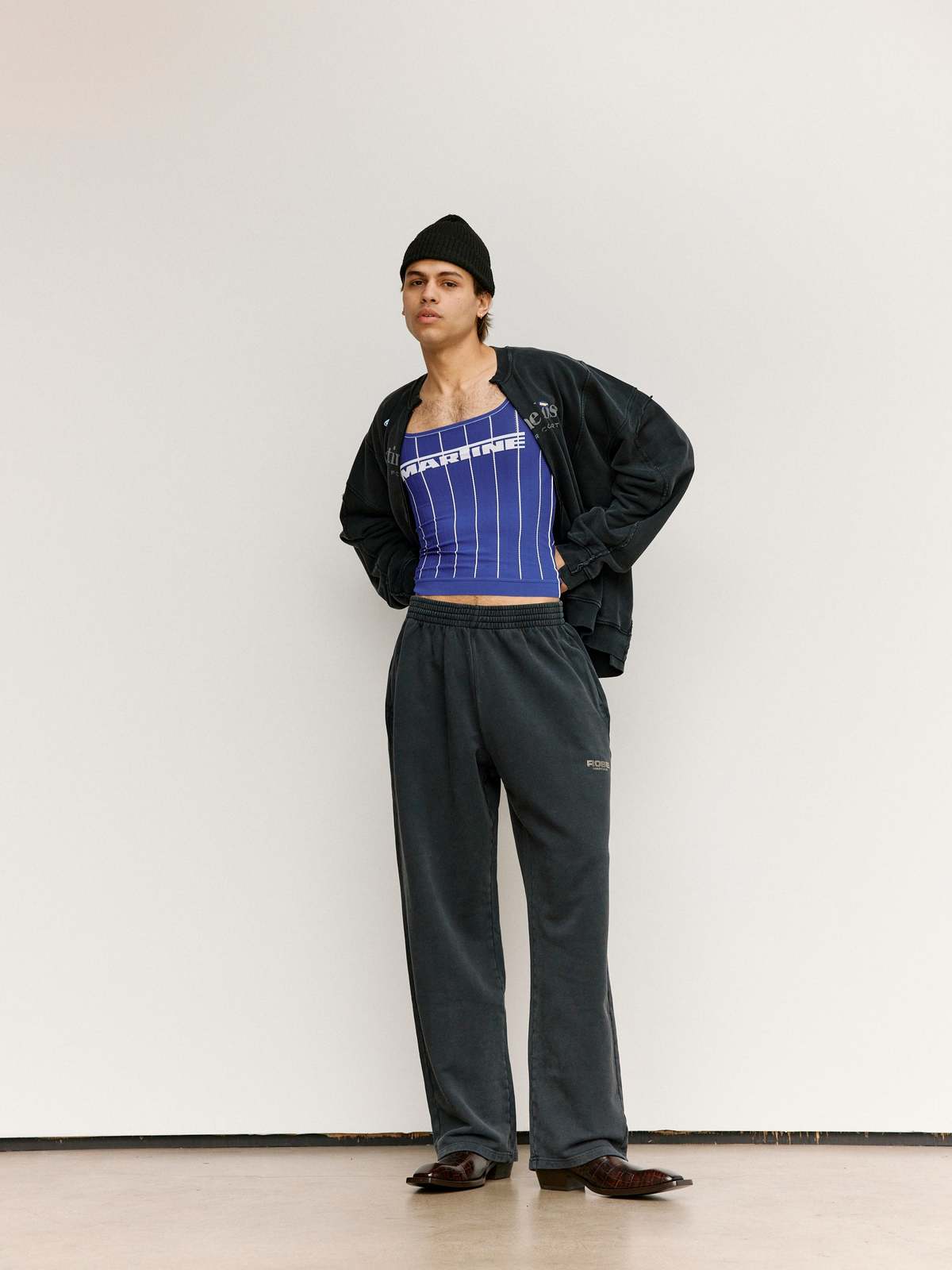 トップス Martine Rose ZIP UP CREW /BLK WASHED BLK Martine Rose Zip Up Crew - Washed Black | Garmentory