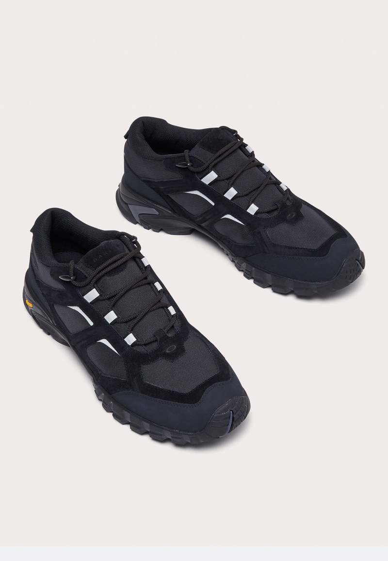 【OAKLEY】 Sierra Terrain Blackout Black Oakley Sierra Terrain - Blackout | Garmentory