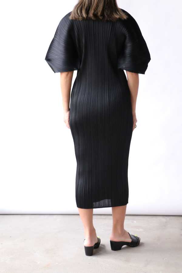 年末SALE♪美品⑮ PLEATS PLEASE ISSEY MIYAKE Issey Miyake Pleats Please Monthly Colors Dress - Black No.15