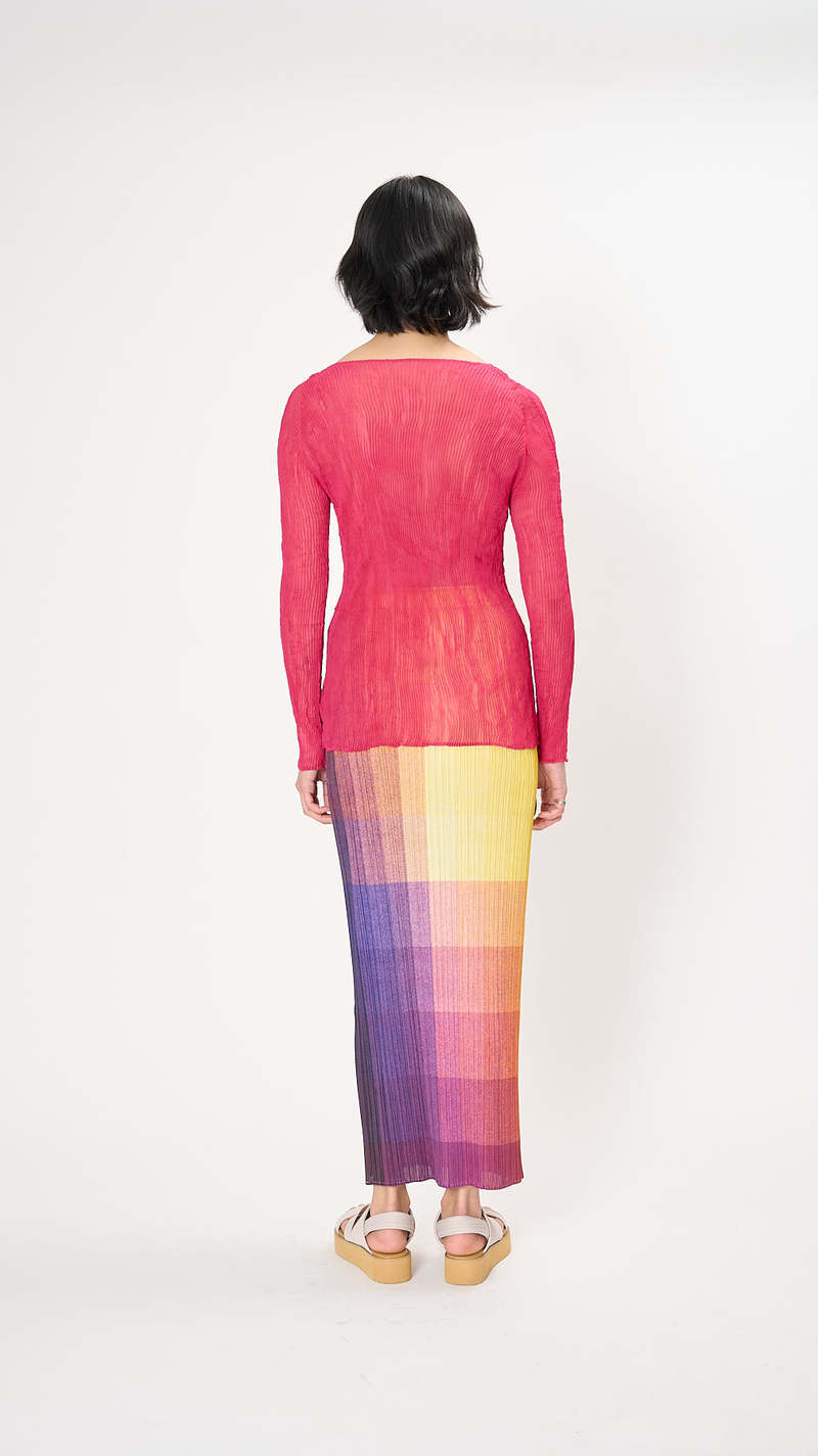の*の様 ISSEY MIYAKE CHIFFON TWIST 2 ピオニーレッ の*の様 ISSEY MIYAKE CHIFFON TWIST 2 ピオニーレッ