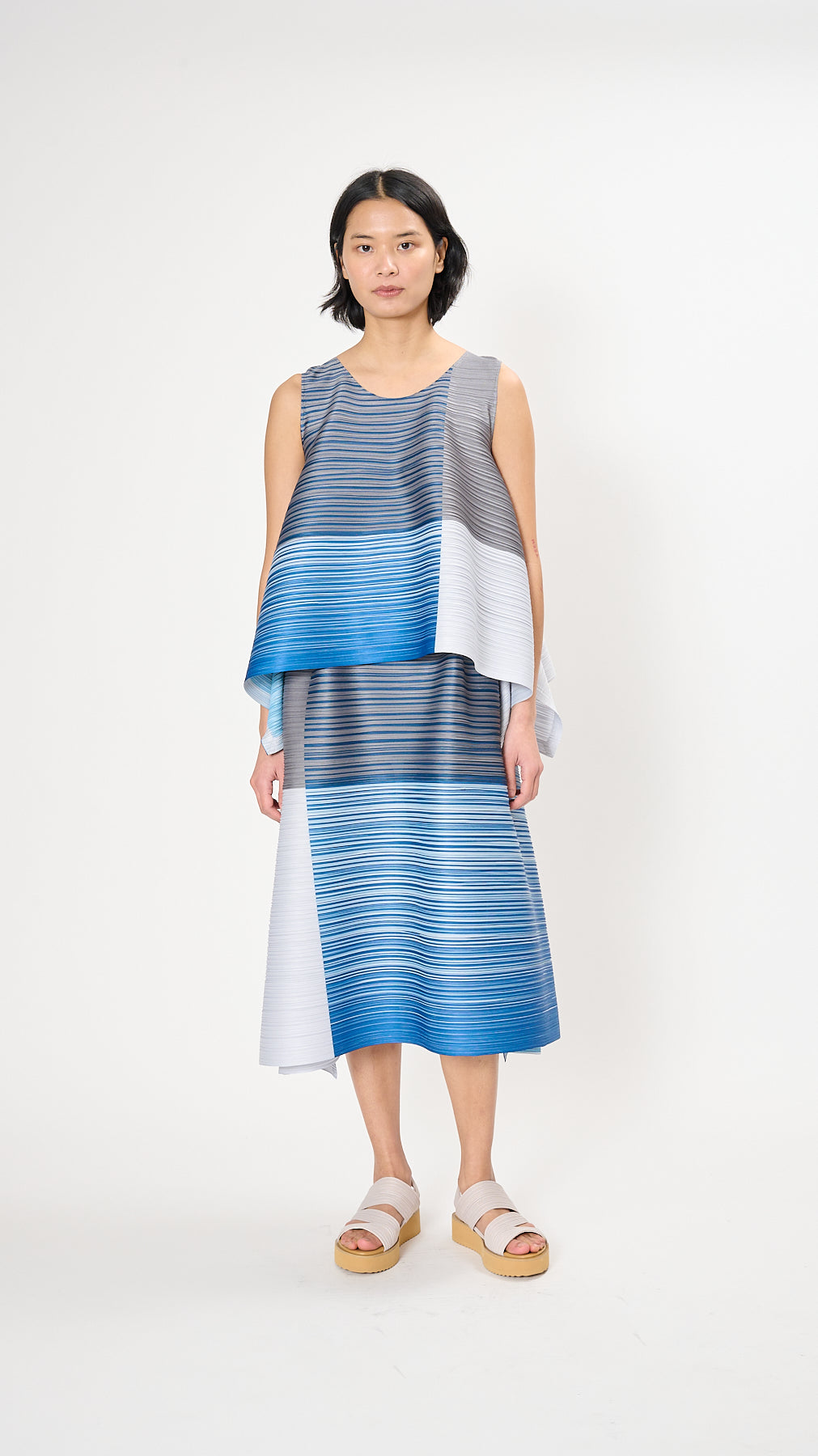 プリーツプリーズ☆PHOTON BOUNCE PHOTON – ISSEY MIYAKE ONLINE STORE
