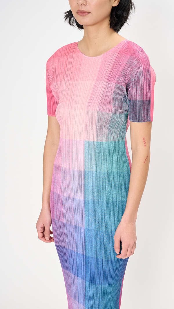 新品未使用PLEATS PLEASE PHOTON サイズ3 PINK Pleats Please by Issey Miyake Photon Dress - Pink | Garmentory