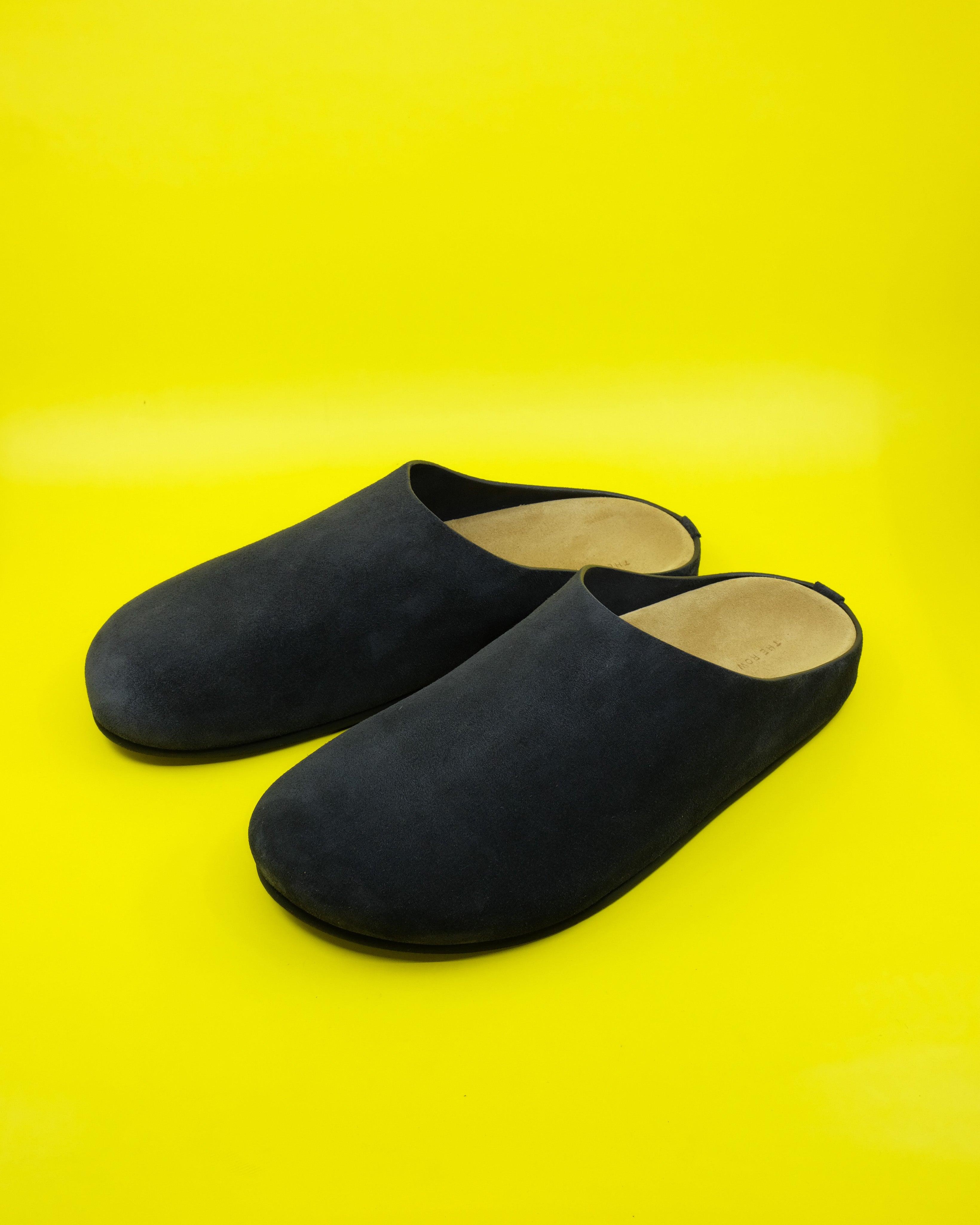 【THE ROW】スエード Hugo Slide The Row | Hugo black slides | Savannahs