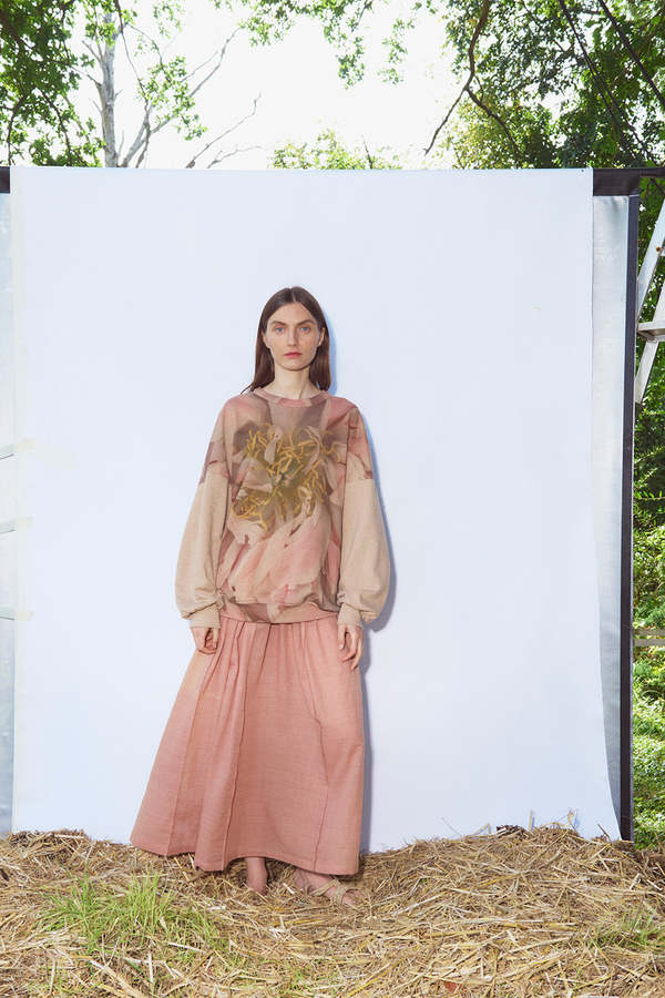 Anntian Roses Sweatshirt Garmentory