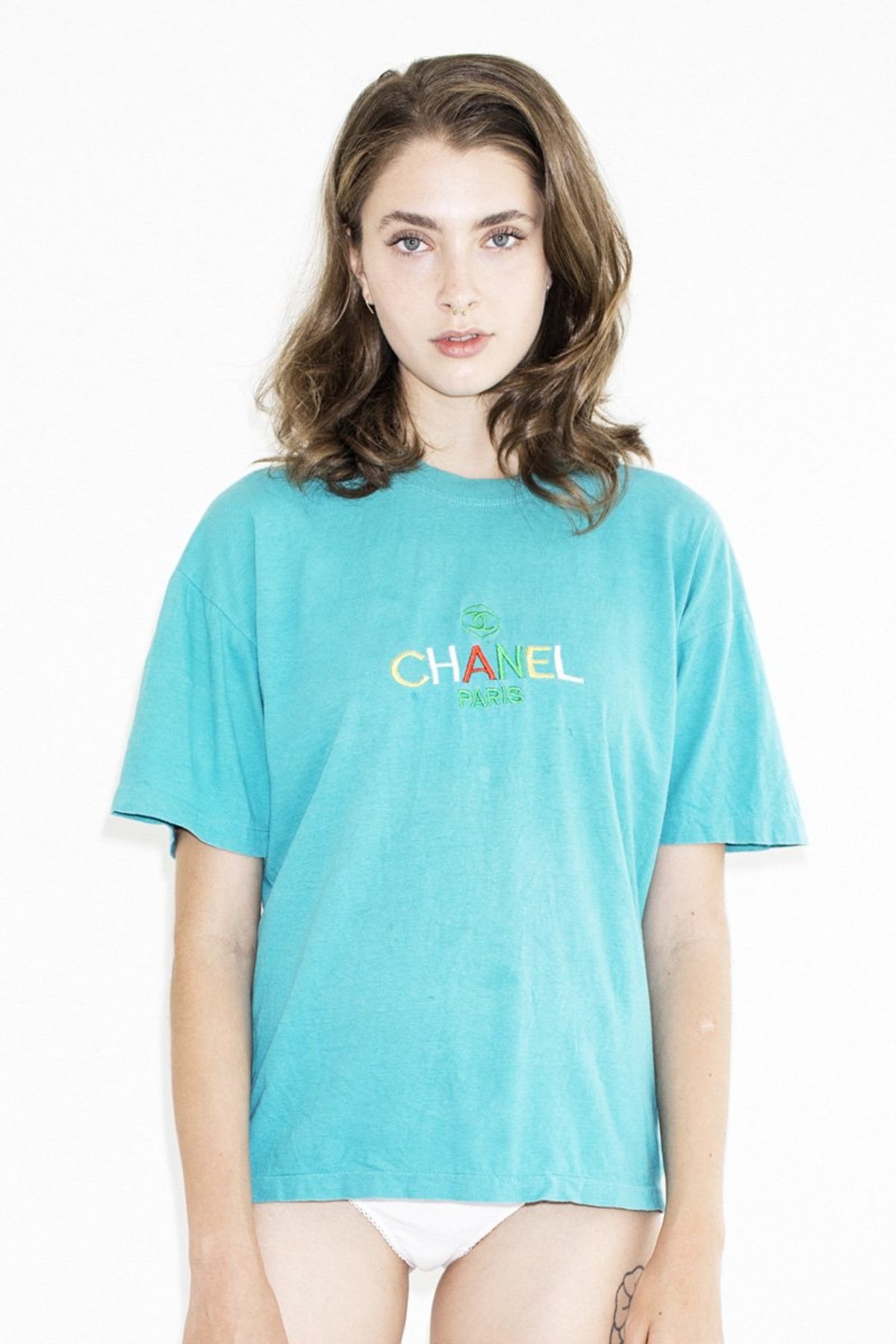 90s CHANEL BOUTIQUE 半袖 Tシャツ ライトブルー Vintage Bootleg 90's 'Chanel' T-shirt – Turquoise | Garmentory