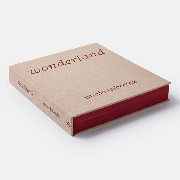Wonderland by Annie Leibovitz Book