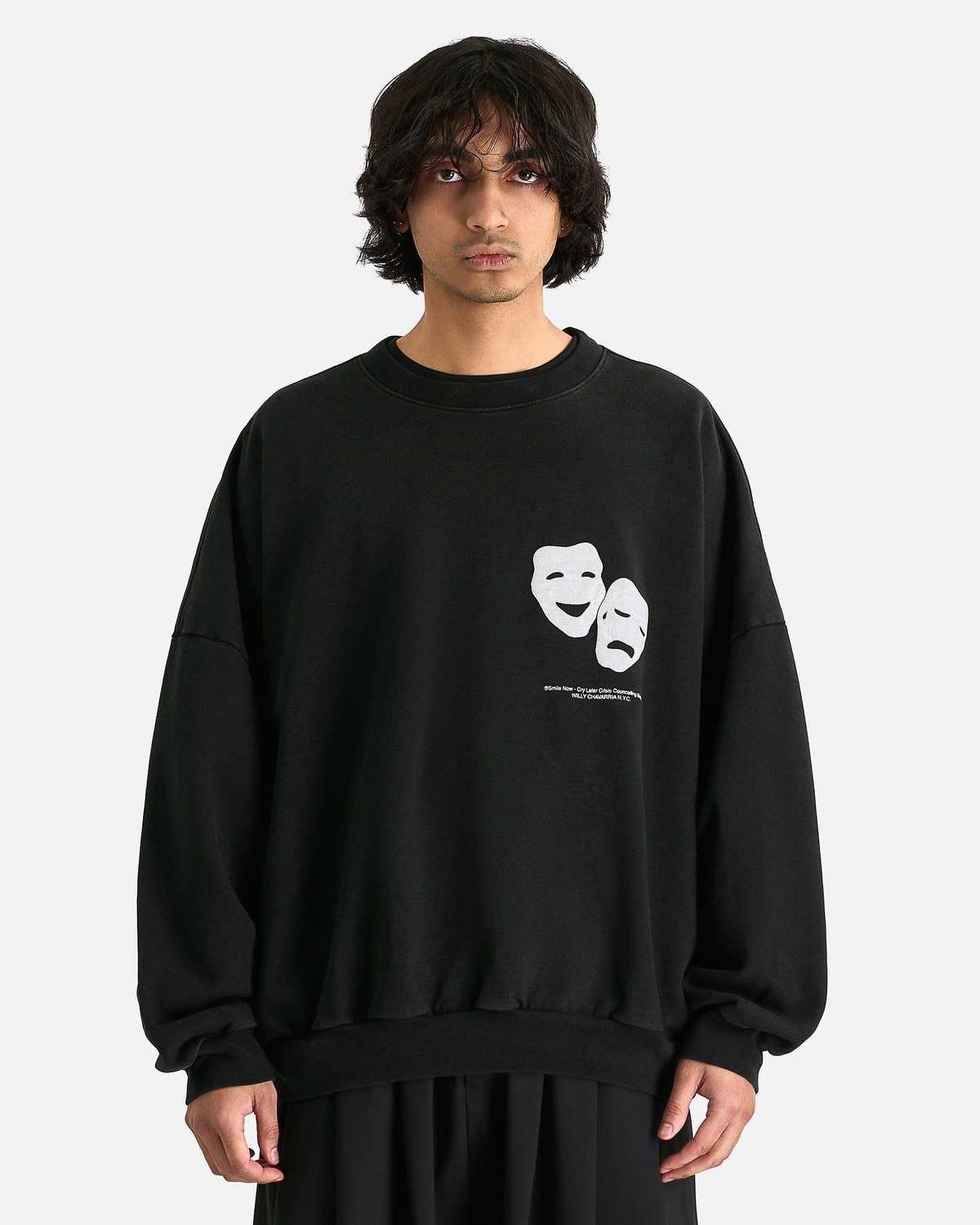 トップス WILLY CHAVARRIA HOOLIGAN CREW NAVY Hooligan Block Sweatshirt in White/True Navy – SVRN