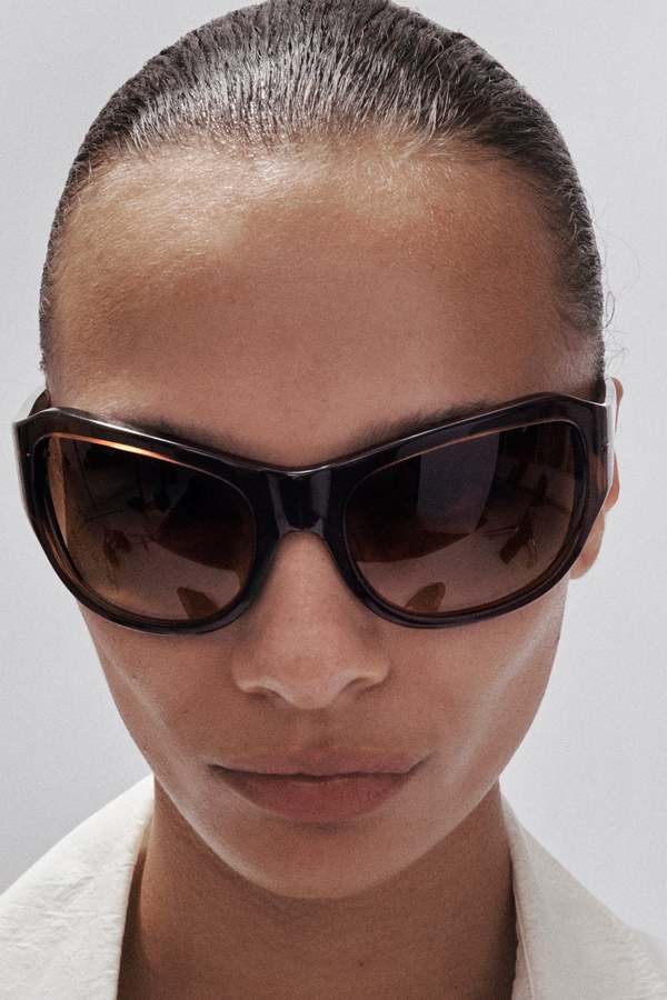 【関税込み】THISTLES ブラウン 'The Atlas' サングラス THISTLES: Brown 'The Atlas' Sunglasses | SSENSE