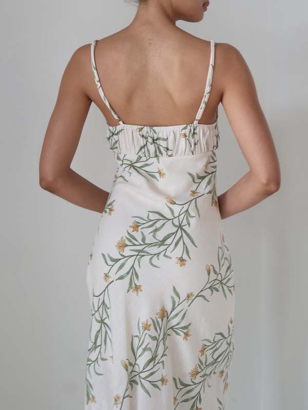 green emerald velvet dress Moon River Women's Sleeveless Tiered Cotton Midi Sundress - White main image 1