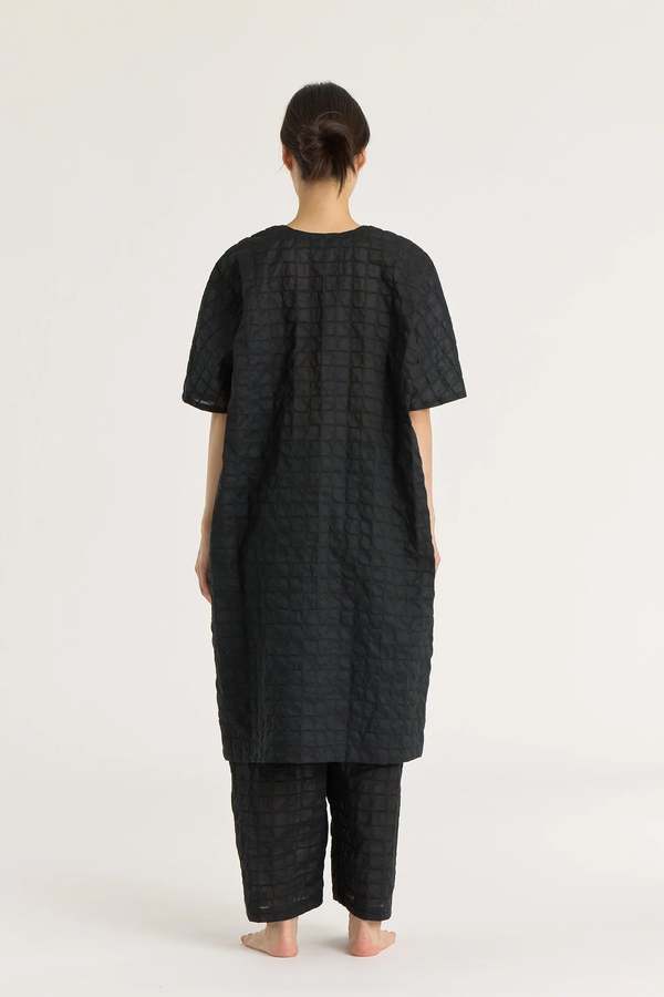 Black Crane Ripple Finish V-Neck Dress - Black Black Crane Ripple Finish V-Neck Dress - Black