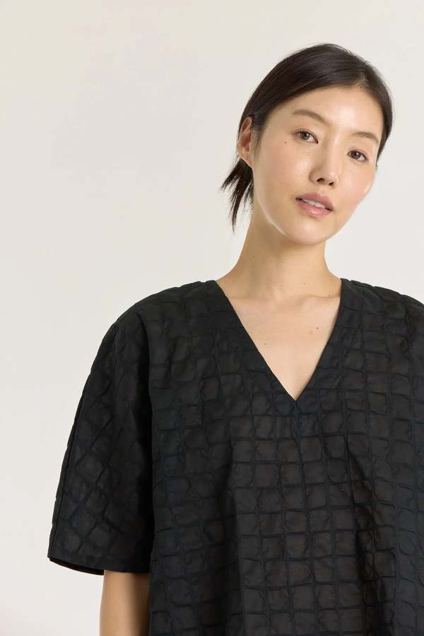 Black Crane Ripple Finish V-Neck Dress - Black Black Crane Ripple Finish V-Neck Dress - Black