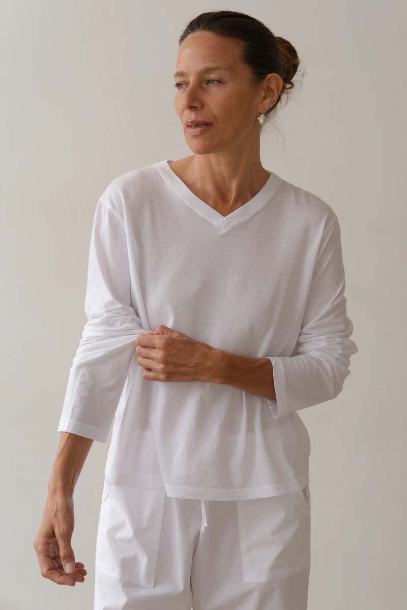 Donni. The Jersey V-Neck Long Sleeve Tee