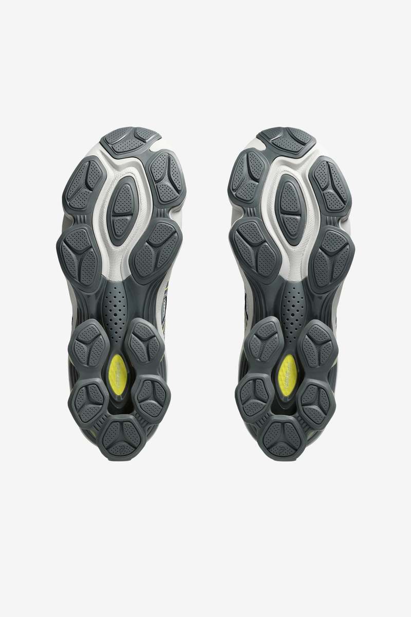 ASICS Gel-Kinetic Fluent Sneakers - Glacier Grey/Steel Grey