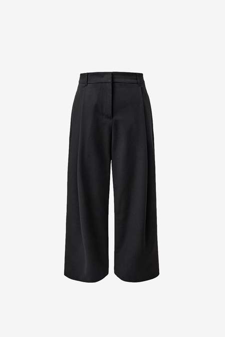 【AMOMENTO】24fw CURVED LEG PANTS Curved Leg Pants – La Garçonne
