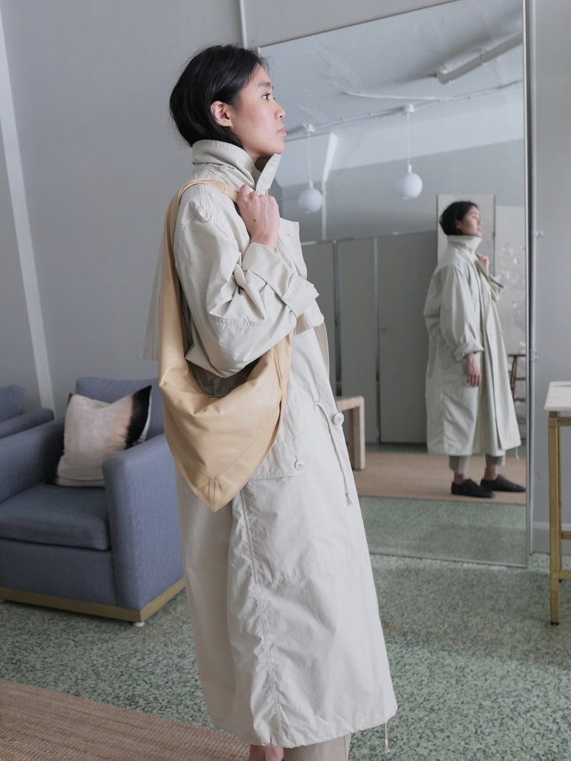 バイカラーデザイン♪【LEMAIRE】SMALL SCARF BAG Lemaire - Small Scarf Bag in Off White – Stoy