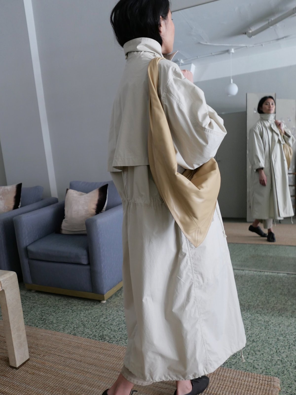 【関税込み】LEMAIRE オフホワイト スモール Scarf バッグ Lemaire - Small Scarf Bag in Off White – Stoy