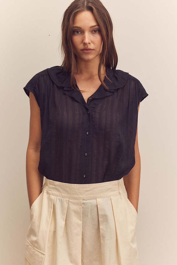 amente Ruffled Collar Blouse - Black amente Ruffled Collar Blouse - Black