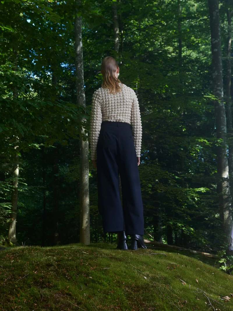パンツ Henrik Vibskov High-Waisted Wide-Leg Pants With Textured Henrik Vibskov Shape Pants - Black | Garmentory