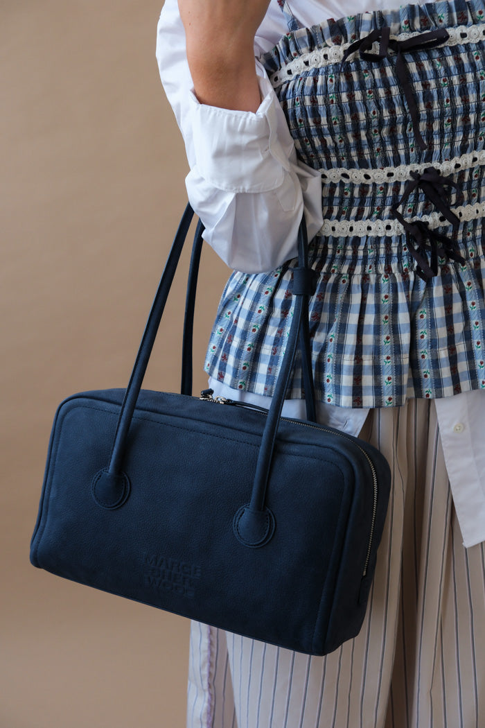 ショルダーバッグ・ポシェット [Margesherwood] / SOFT BAGUETTE BAG / indigo nubuck Margesherwood] / SOFT BAGUETTE BAG / indigo nubuck (MARGE