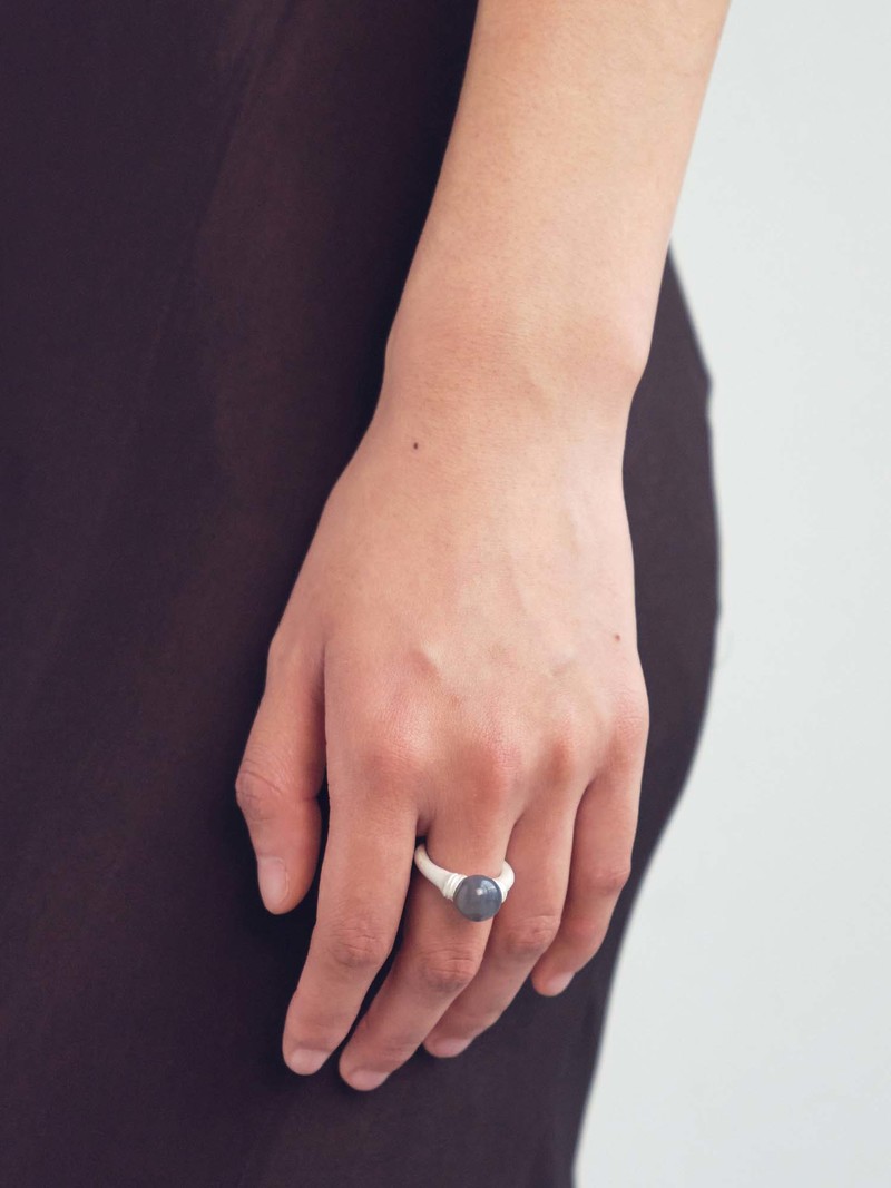 OLIO E ACETO Grey Agate Pearl Ring