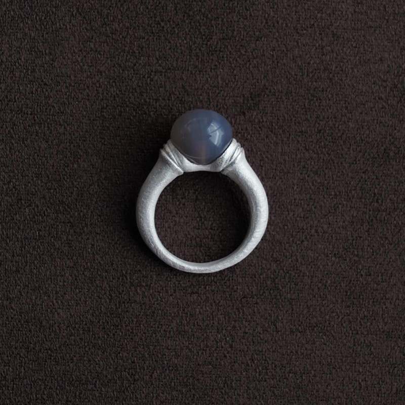 OLIO E ACETO Grey Agate Pearl Ring