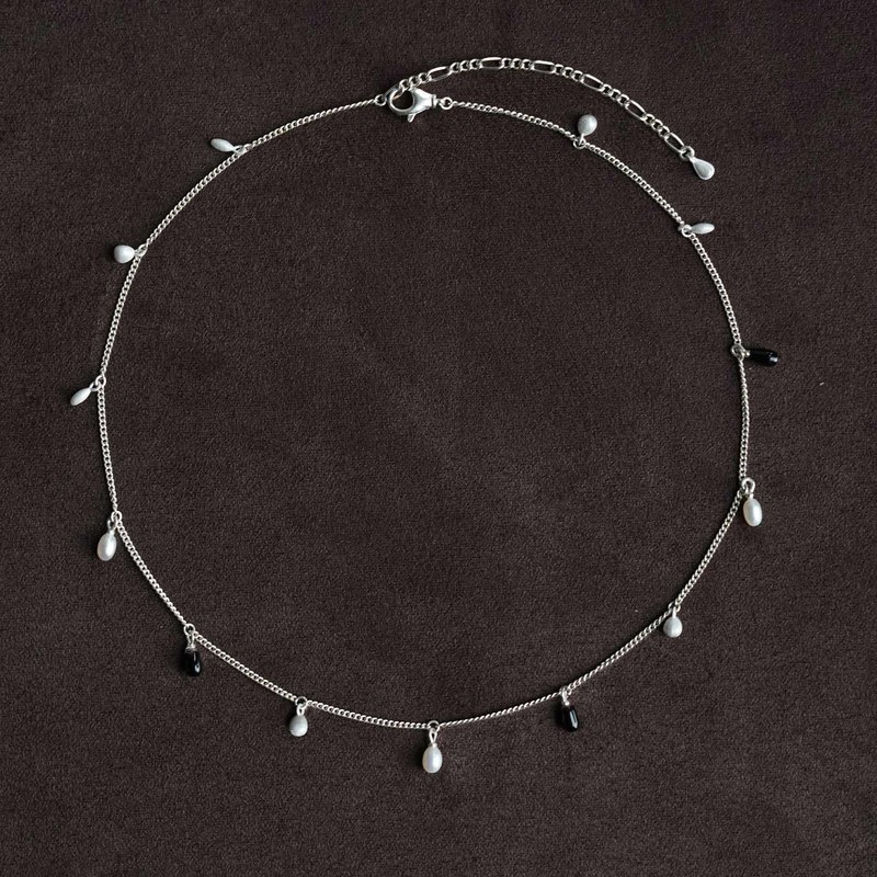 OLIO E ACETO Pearl Black Agate Wind Chime Necklace