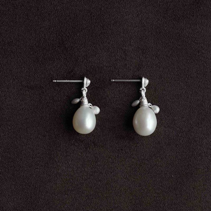 OLIO E ACETO Pearl Round Earring - Matte White