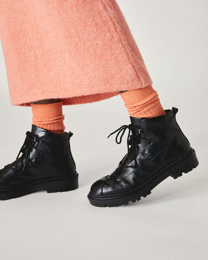 Naguisa Zea Boots - Black