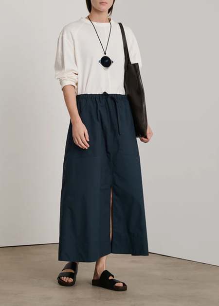 スカート soeur FW25 VARNA PLEATED MIDI SKIRT (JUP0131VARNA GRI2125W) Soeur Varna Skirt | goop