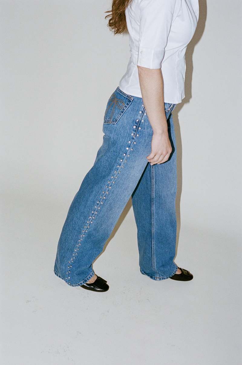 【関税込み】Sandy Liang ブルー Updo ジーンズ Sandy Liang Updo Jeans in Medium Blue | NONNA