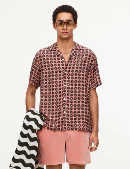 OAS Sサイズ　ポルトガル製 Hypnotise Cuba Net 半袖シャツ OAS Hypnotise Cuba Net Shirt in Black | REVOLVE
