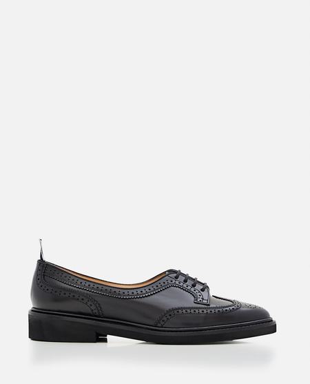 ローファー・オックスフォード THOM BROWNE Women Laced up Shoes FFF153AL0043 001 Black Thom Browne Laced Up Shoes - Black | Garmentory
