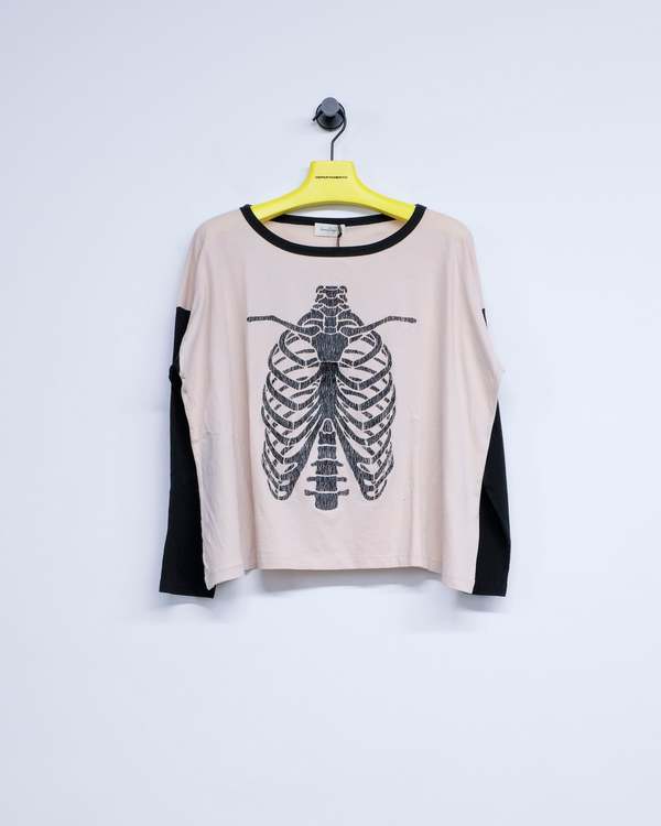 SECOND/LAYER Shrine B-Ball Tee - Beige/Black | Garmentory