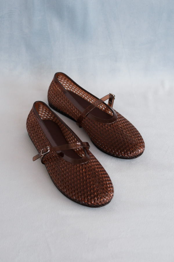 "INTENTIONALLY __________." Classy Jelly Flat - Mocha