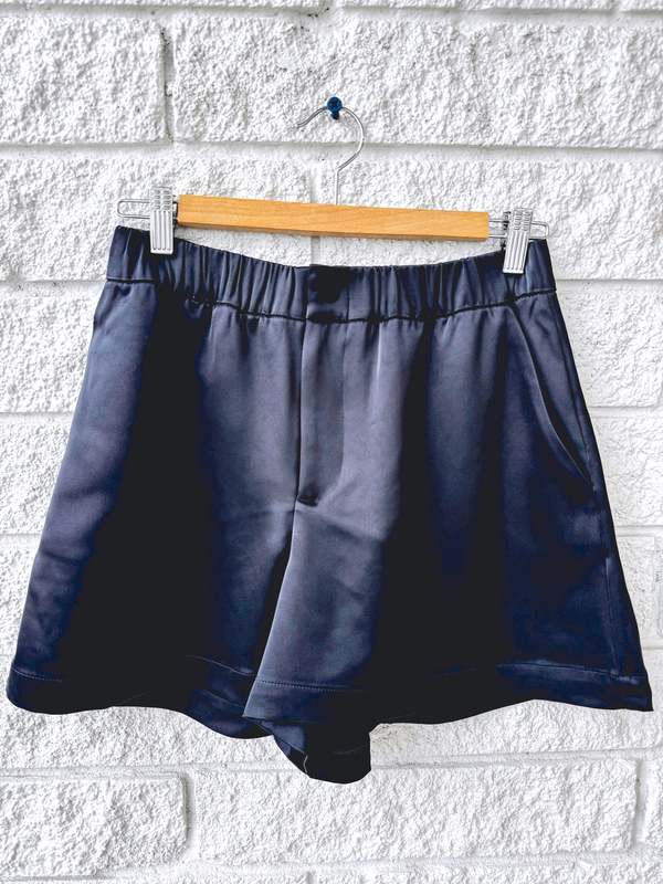 Varley Sarka High Rise Short - Black Varley Sarka High Rise Short - Black