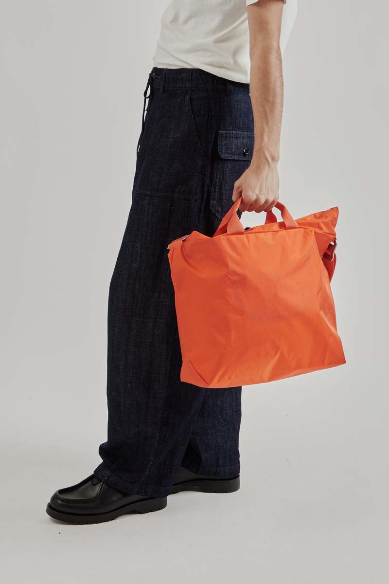 あ　adsum zip tote red Zip Tote in Red and Navy Grid. Constructed from a ripstop
