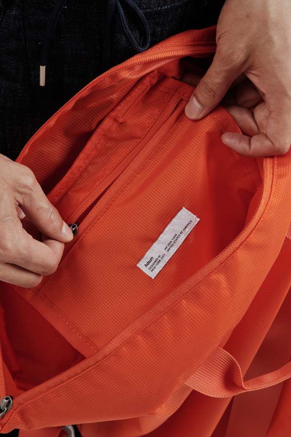 あ　adsum zip tote red adsum_packable_zip_tote_bag_4.jpg