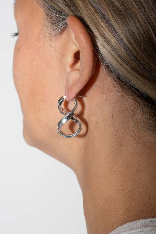 WOLF & GYPSY VINTAGE Mini Silver Infinity Earrings WOLF & GYPSY VINTAGE Mini Silver Infinity Earrings