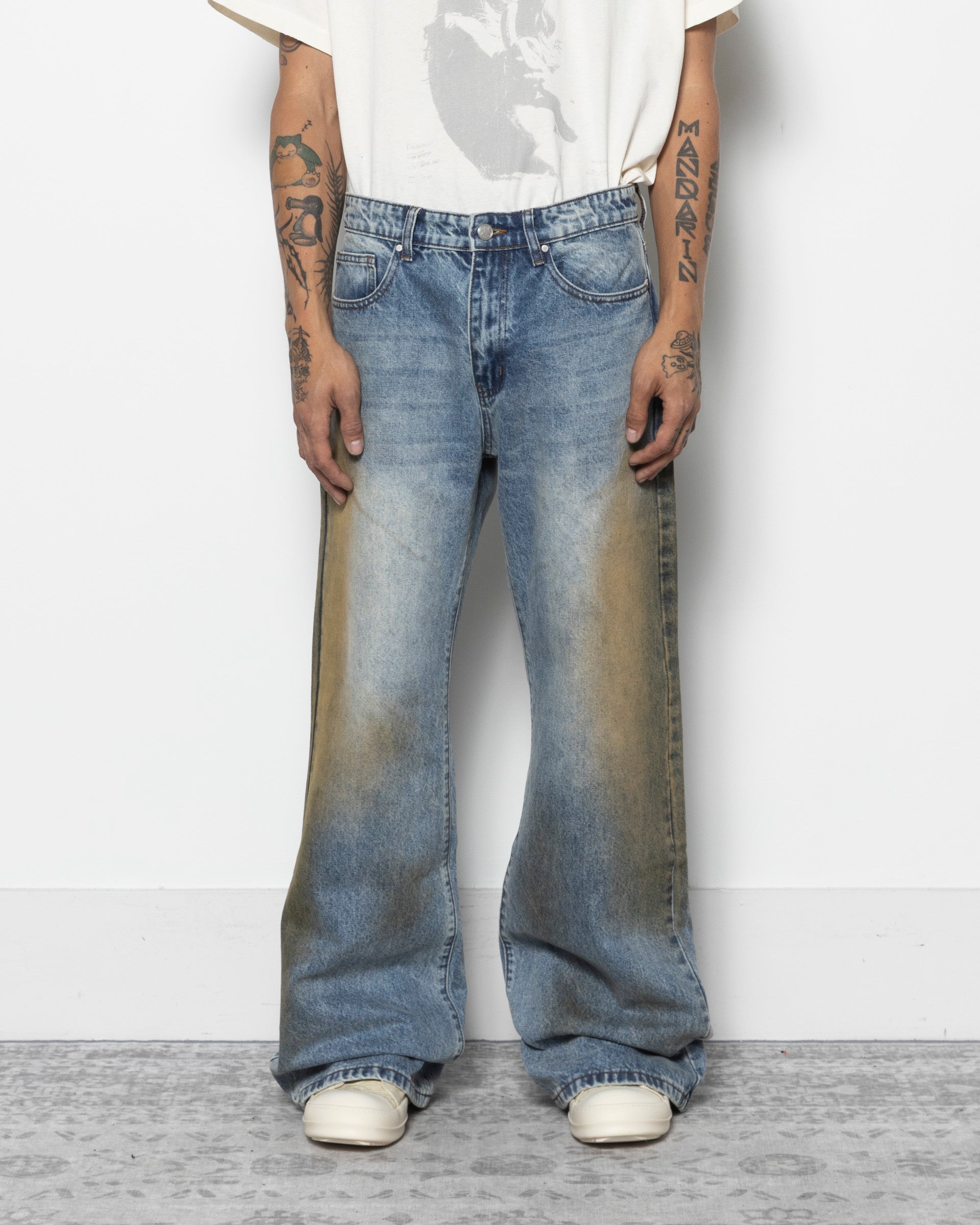 パンツ Basketcase Lax flair denim mud wash 30 Basketcase Lax Flair Denim Jeans | Garmentory