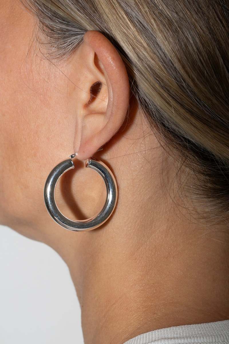 WOLF & GYPSY VINTAGE Medium Stacey Hoops - Sterling Silver