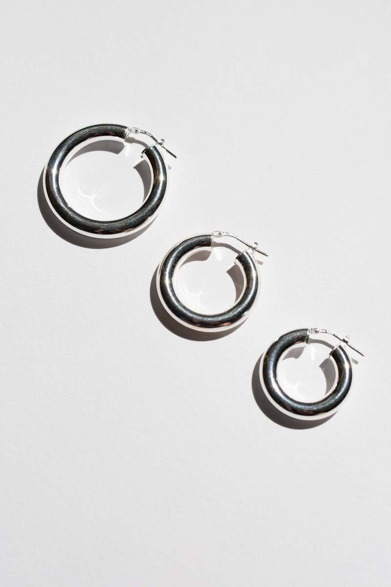WOLF & GYPSY VINTAGE Medium Stacey Hoops - Sterling Silver